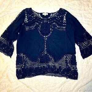 Taylor and Sage boutique top size L EUC